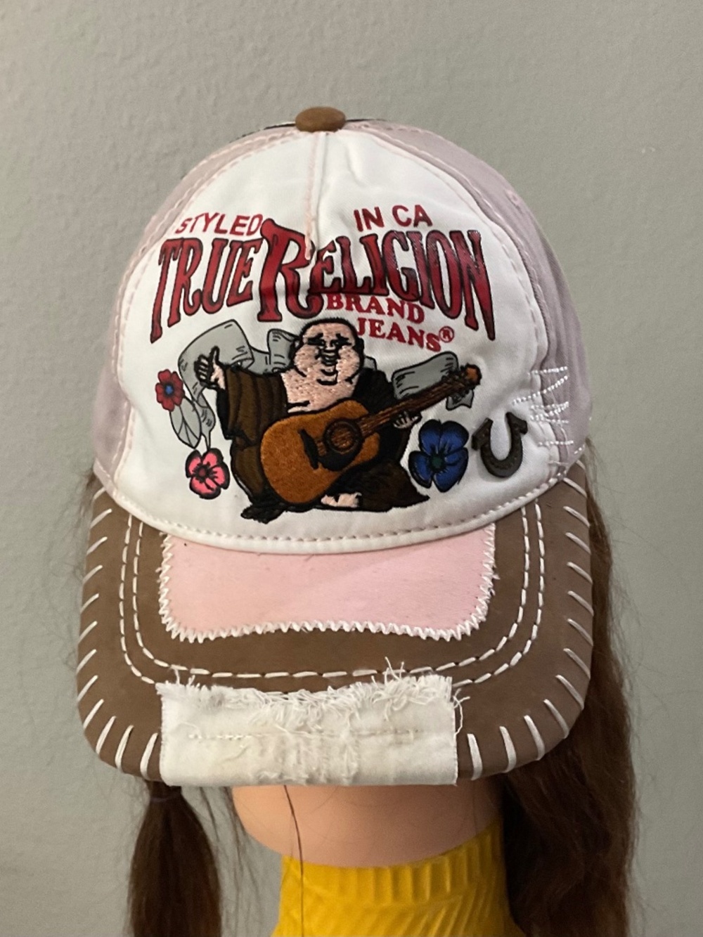 STYLED IN CA True religion Brand jeans Hat.